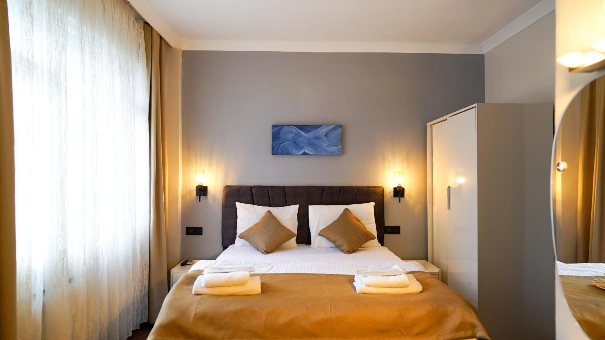 Front Door Suites Istanbul Exterior photo